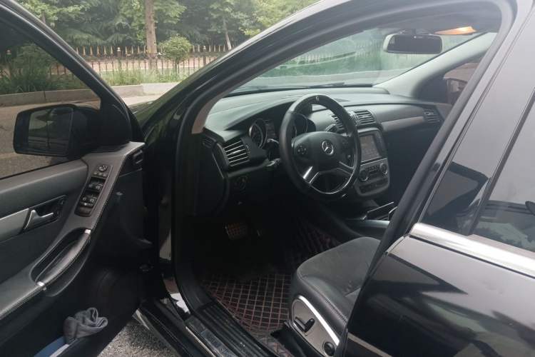 Used Mercedes-Benz R-Class 2014 R 320 4MATIC Business Model Driver Seat