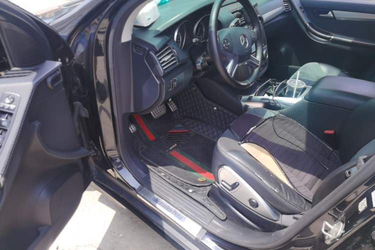 Used Mercedes-Benz R-Class 2014 R 320 4MATIC Luxury Model Driver Seat
