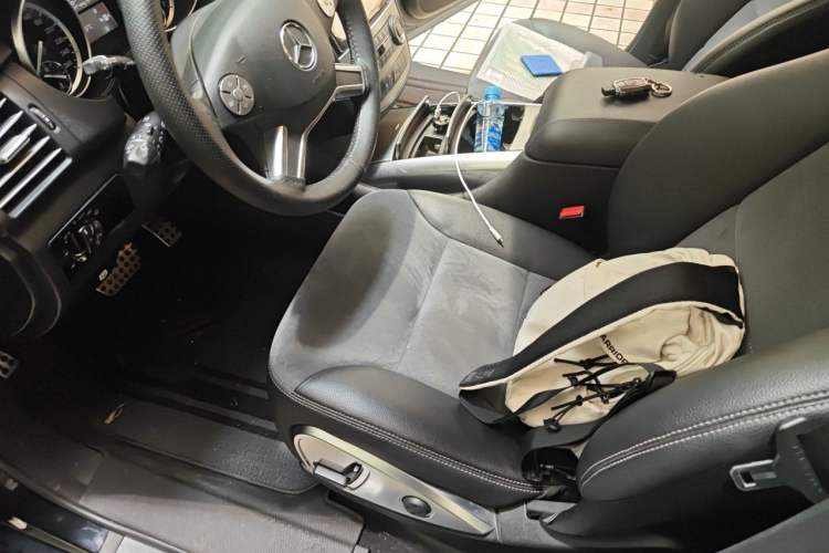 Used Mercedes-Benz R-Class 2014 R 320 4MATIC Business Model Driver Seat