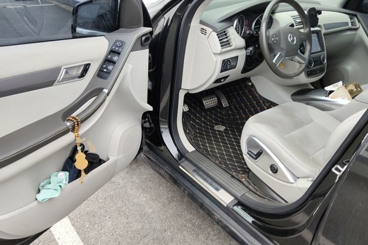 Used Mercedes-Benz R-Class 2014 R 320 4MATIC Business Model Driver Seat