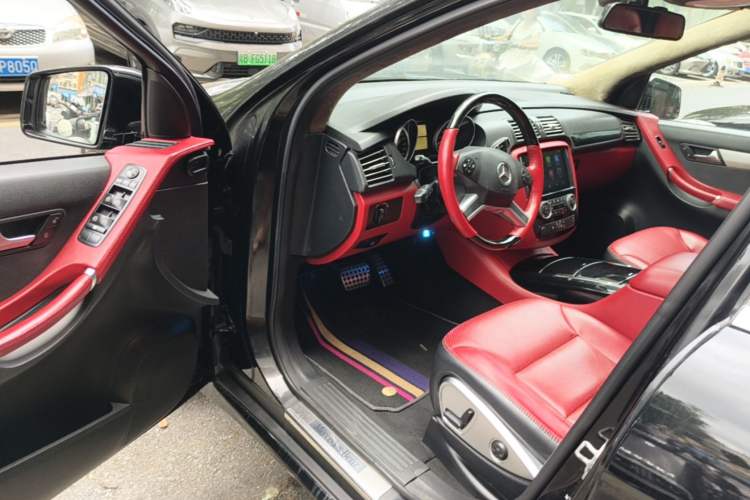 Used Mercedes-Benz R-Class 2014 R 320 4MATIC Business Model Driver Seat