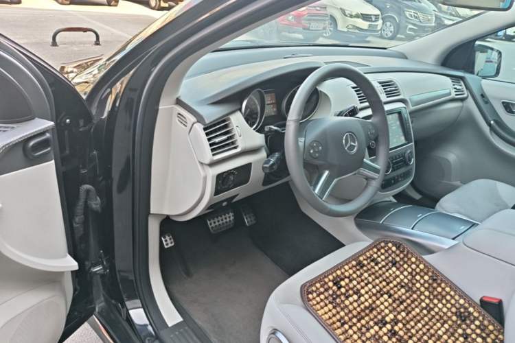 Used Mercedes-Benz R-Class 2014 R 320 4MATIC Business Model Driver Seat