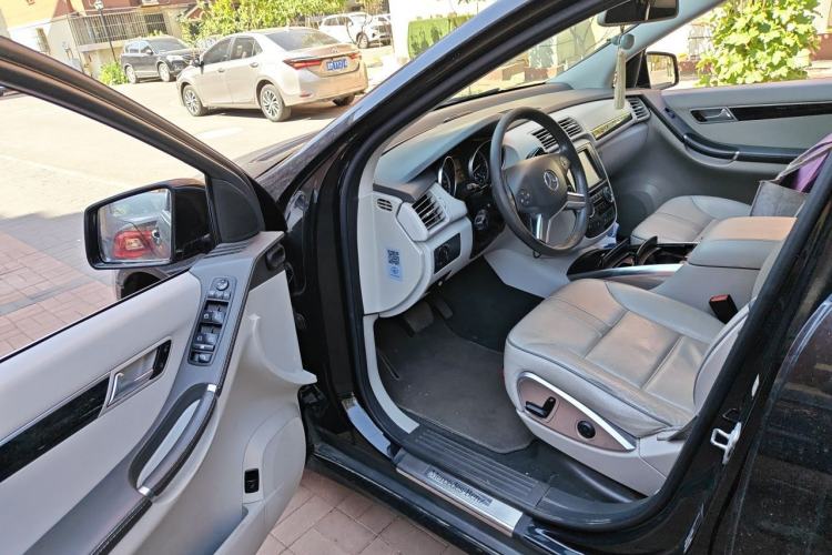 Used Mercedes-Benz R-Class 2014 R 400 4MATIC Business Model Driver Seat