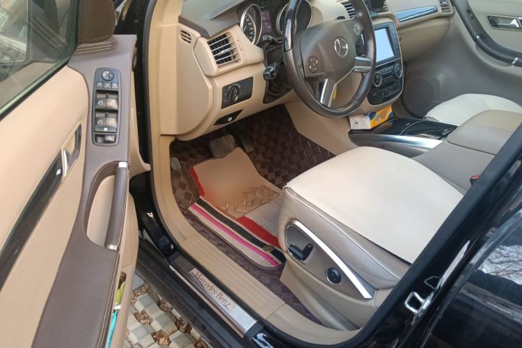 Used Mercedes-Benz R-Class 2014 R 320 4MATIC Luxury Model Driver Seat