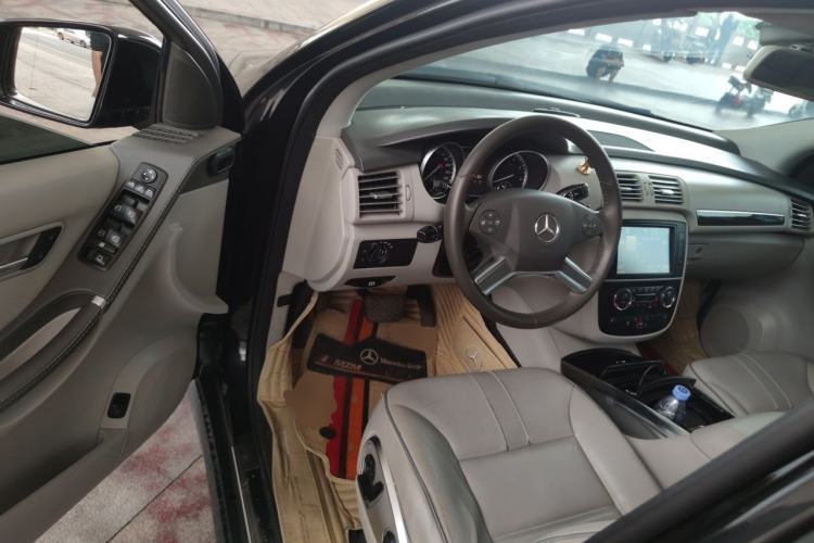 Used Mercedes-Benz R-Class 2014 R 400 4MATIC Luxury Model Driver Seat