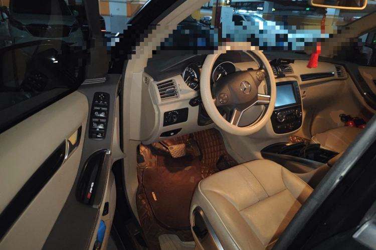 Used Mercedes-Benz R-Class 2014 R 400 4MATIC Business Model Driver Seat