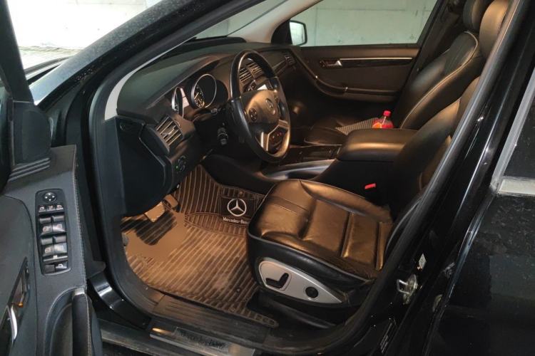 Used Mercedes-Benz R-Class 2014 R 400 4MATIC Business Model Driver Seat