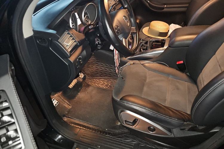Used Mercedes-Benz R-Class 2014 R 320 4MATIC Business Model Driver Seat