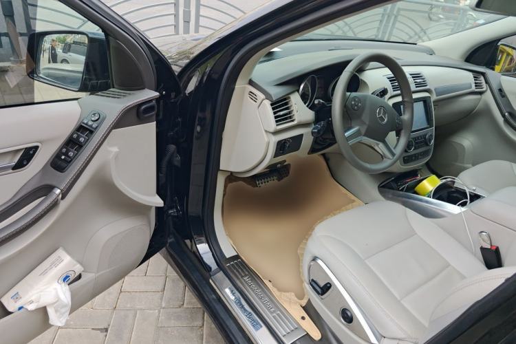 Used Mercedes-Benz R-Class 2014 R 320 4MATIC Business Model Driver Seat