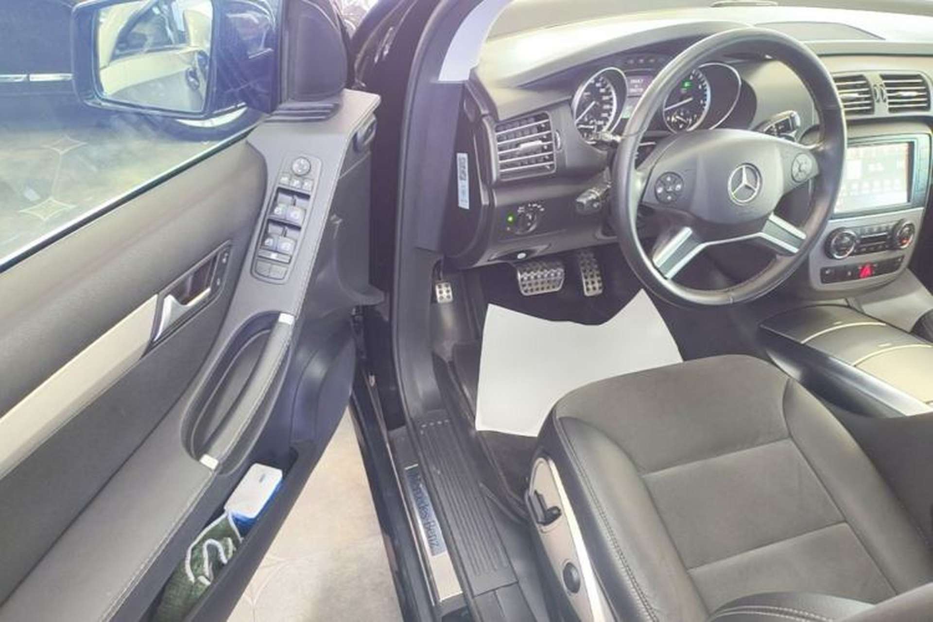 Used Mercedes-Benz R-Class 2014 R 320 4MATIC Business Model Driver Seat