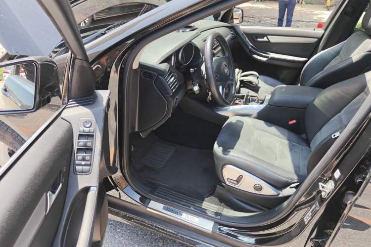 Used Mercedes-Benz R-Class 2014 R 320 4MATIC Business Model Driver Seat