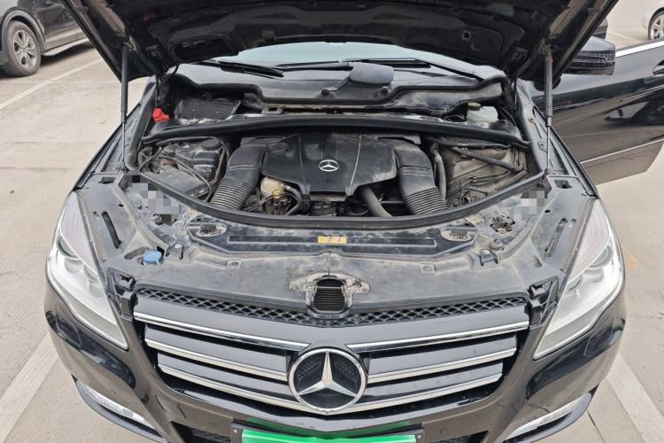 Used Mercedes-Benz R-Class 2014 R 320 4MATIC Business Model Engine Bay