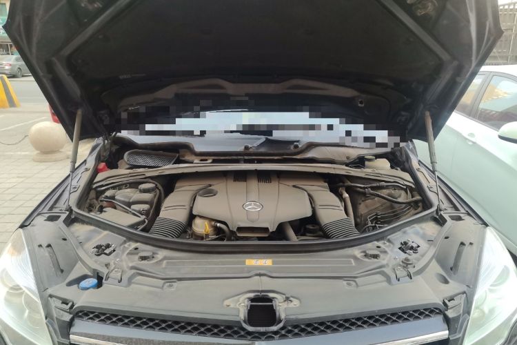 Used Mercedes-Benz R-Class 2014 R 320 4MATIC Business Model Engine Bay