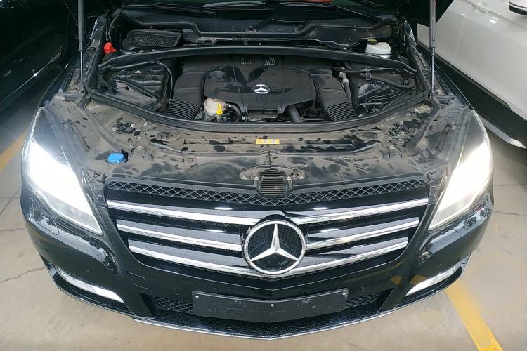 Used Mercedes-Benz R-Class 2014 R 320 4MATIC Business Model Engine Bay