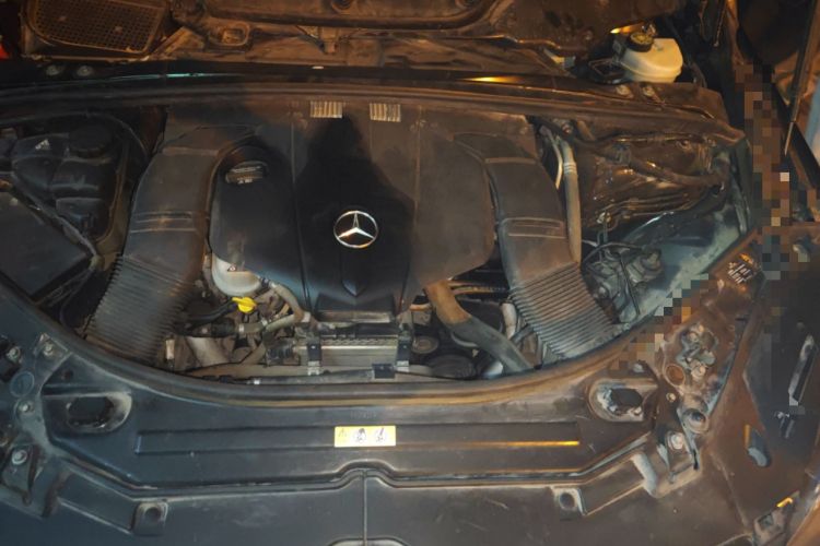 Used Mercedes-Benz R-Class 2014 R 320 4MATIC Business Model Engine Bay
