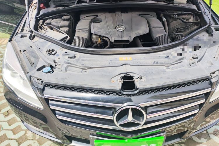 Used Mercedes-Benz R-Class 2014 R 320 4MATIC Business Model Engine Bay