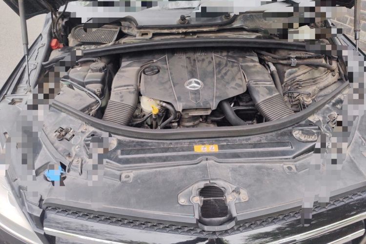 Used Mercedes-Benz R-Class 2014 R 320 4MATIC Business Model Engine Bay