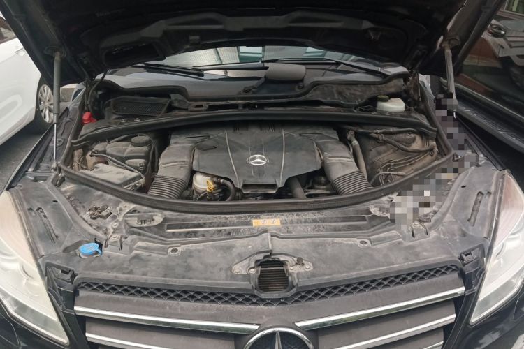 Used Mercedes-Benz R-Class 2014 R 320 4MATIC Business Model Engine Bay
