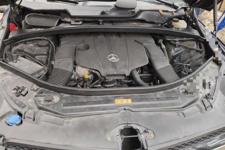 Used Mercedes-Benz R-Class 2014 R 320 4MATIC Business Model Engine Bay