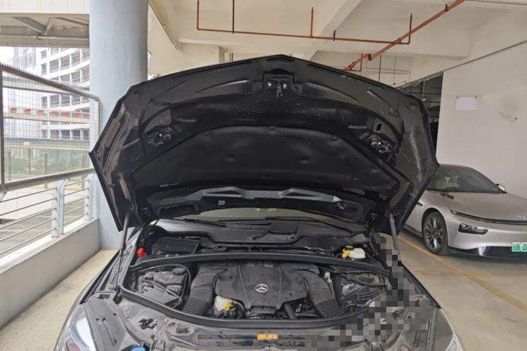 Used Mercedes-Benz R-Class 2014 R 320 4MATIC Business Model Engine Bay