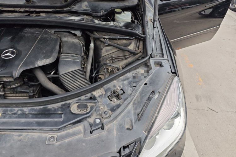 Used Mercedes-Benz R-Class 2014 R 320 4MATIC Business Model Engine Bay Left