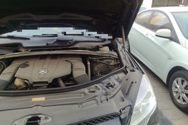 Used Mercedes-Benz R-Class 2014 R 320 4MATIC Business Model Engine Bay Left
