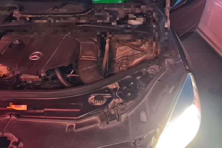 Used Mercedes-Benz R-Class 2014 R 320 4MATIC Business Model Engine Bay Left