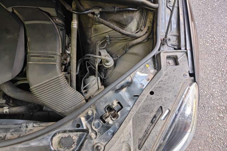 Used Mercedes-Benz R-Class 2014 R 320 4MATIC Business Model Engine Bay Left