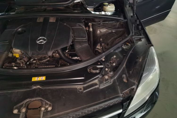 Used Mercedes-Benz R-Class 2014 R 320 4MATIC Business Model Engine Bay Left