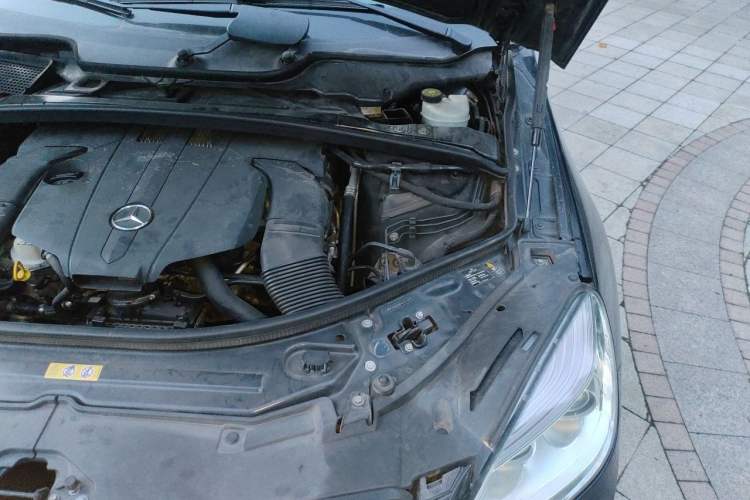 Used Mercedes-Benz R-Class 2014 R 320 4MATIC Business Model Engine Bay Left