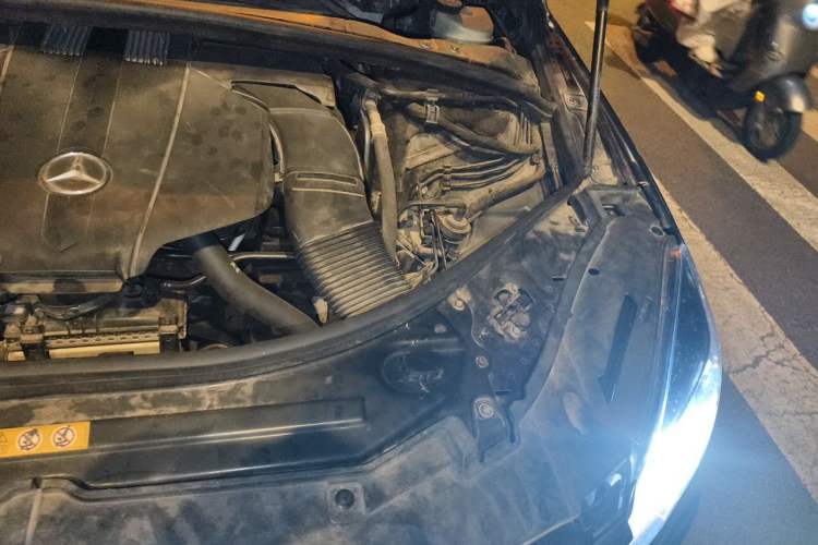 Used Mercedes-Benz R-Class 2014 R 320 4MATIC Business Model Engine Bay Left