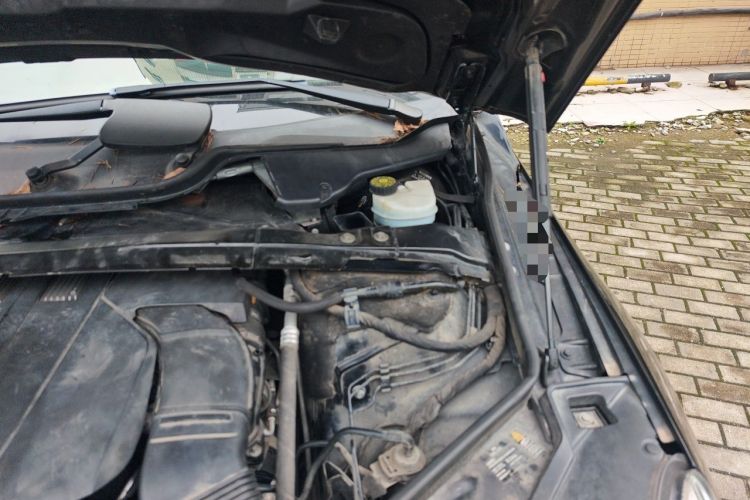 Used Mercedes-Benz R-Class 2014 R 320 4MATIC Business Model Engine Bay Left