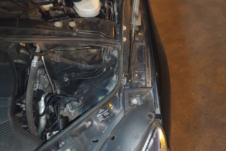 Used Mercedes-Benz R-Class 2014 R 320 4MATIC Business Model Engine Bay Left