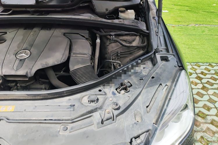 Used Mercedes-Benz R-Class 2014 R 320 4MATIC Business Model Engine Bay Left