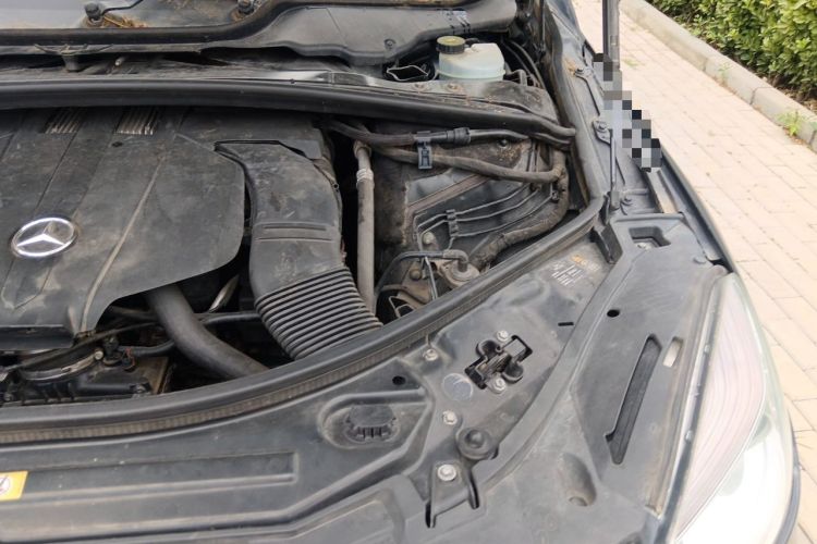 Used Mercedes-Benz R-Class 2014 R 400 4MATIC Business Model Engine Bay Left