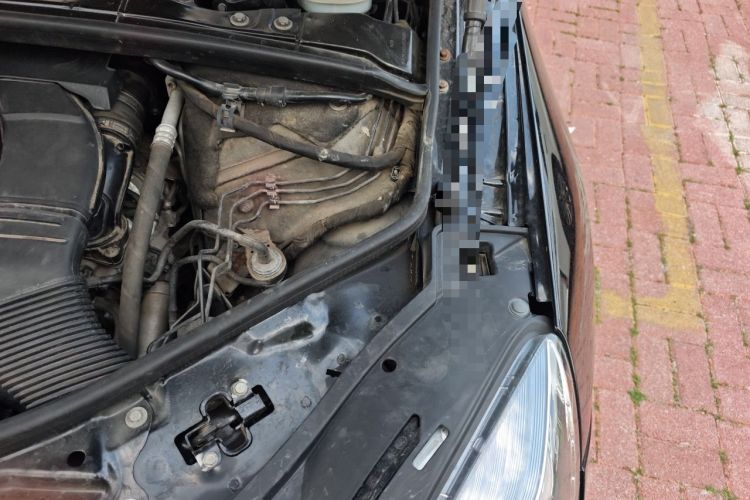 Used Mercedes-Benz R-Class 2014 R 320 4MATIC Business Model Engine Bay Left