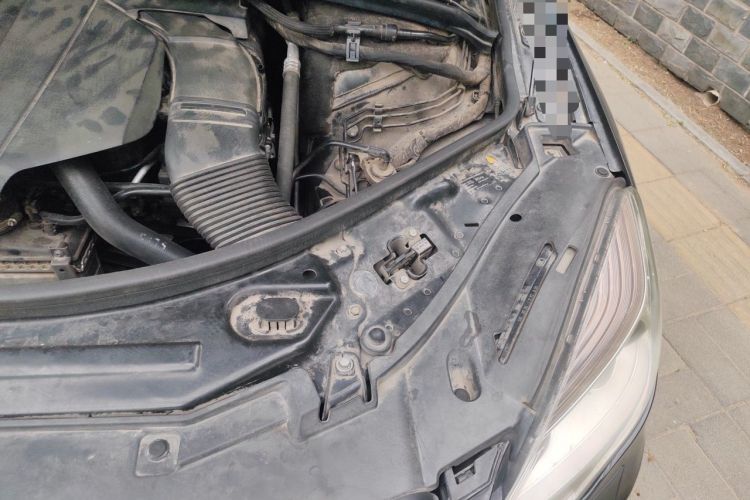 Used Mercedes-Benz R-Class 2014 R 320 4MATIC Business Model Engine Bay Left