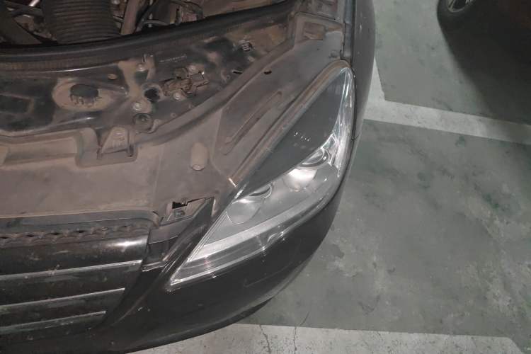 Used Mercedes-Benz R-Class 2014 R 320 4MATIC Business Model Engine Bay Left