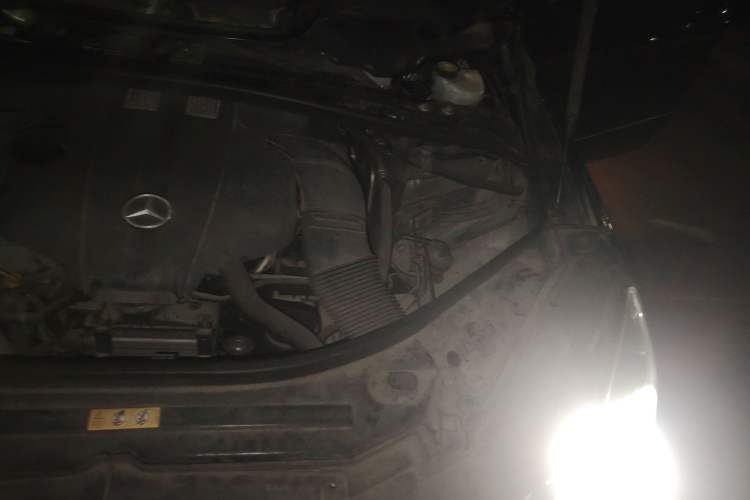 Used Mercedes-Benz R-Class 2014 R 320 4MATIC Business Model Engine Bay Left