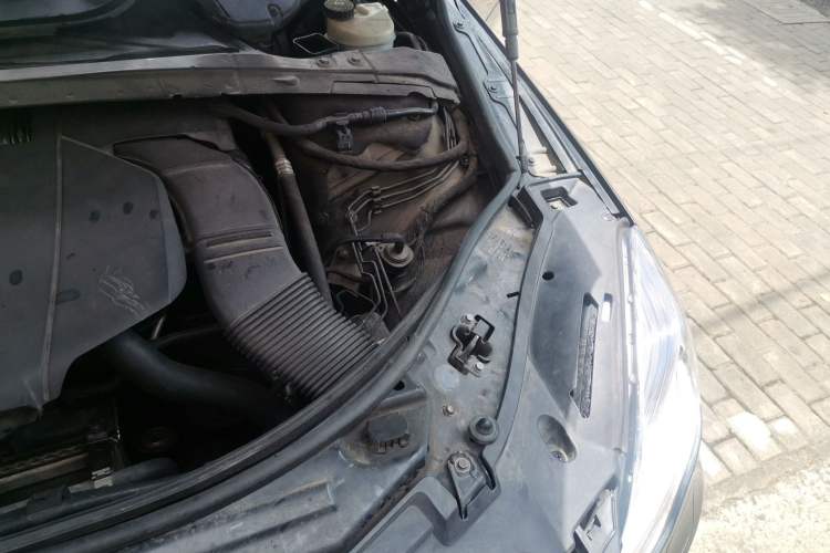 Used Mercedes-Benz R-Class 2014 R 400 4MATIC Business Model Engine Bay Left