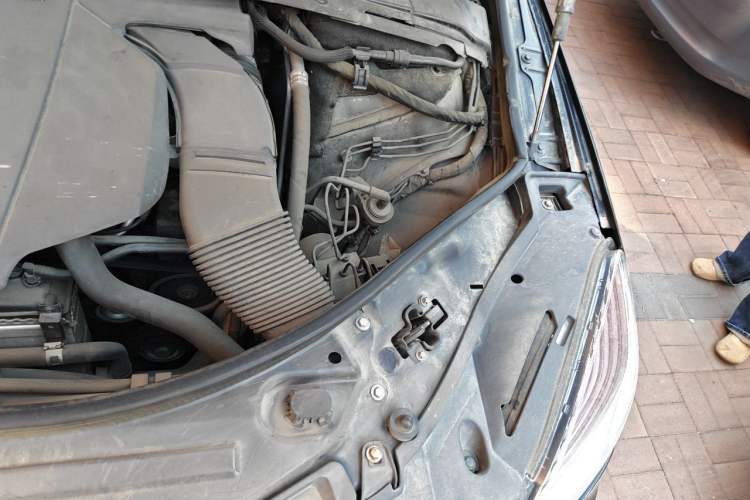 Used Mercedes-Benz R-Class 2014 R 400 4MATIC Business Model Engine Bay Left