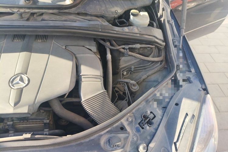 Used Mercedes-Benz R-Class 2014 R 320 4MATIC Business Model Engine Bay Left