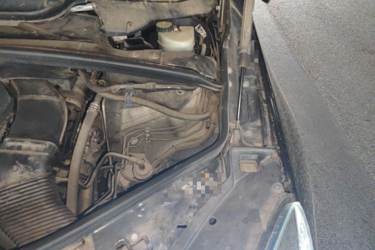 Used Mercedes-Benz R-Class 2014 R 400 4MATIC Business Model Engine Bay Left