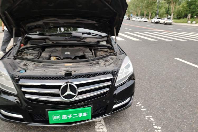 Used Mercedes-Benz R-Class 2014 R 320 4MATIC Business Model Engine Bay Left