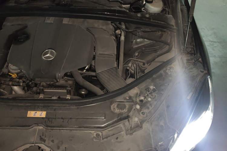 Used Mercedes-Benz R-Class 2014 R 320 4MATIC Business Model Engine Bay Left