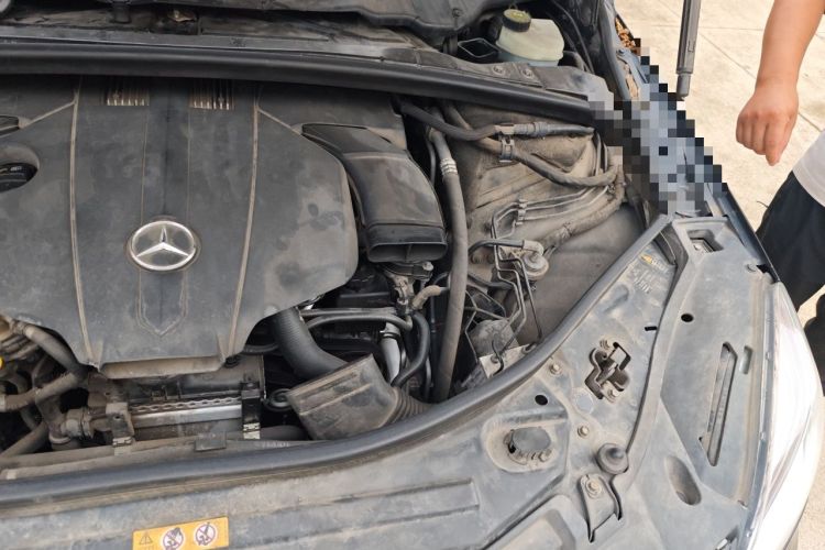 Used Mercedes-Benz R-Class 2014 R 400 4MATIC Business Model Engine Bay Left