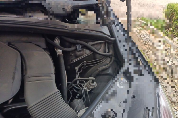 Used Mercedes-Benz R-Class 2014 R 320 4MATIC Business Model Engine Bay Left