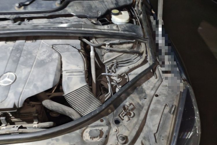 Used Mercedes-Benz R-Class 2014 R 320 4MATIC Business Model Engine Bay Left