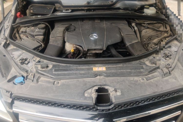 Used Mercedes-Benz R-Class 2014 R 320 4MATIC Business Model Engine Bay