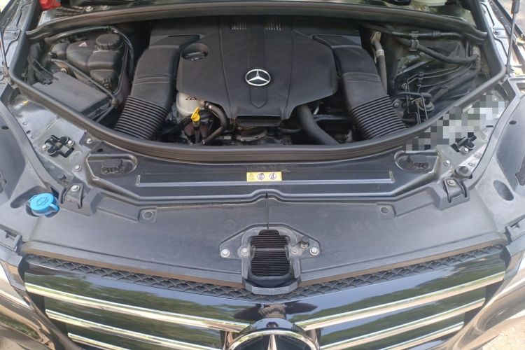 Used Mercedes-Benz R-Class 2014 R 320 4MATIC Business Model Engine Bay